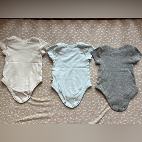 Set of 3 Finn + Emma bodysuits - Picture 3 of 6
